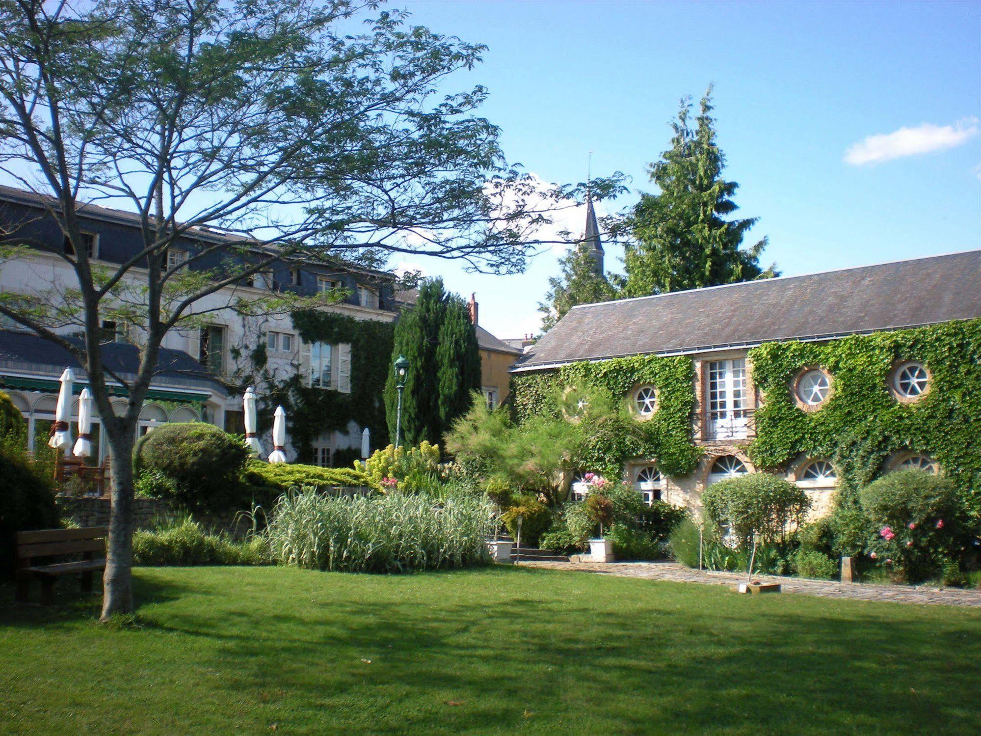 Hotel-Restaurant Ricordeau Loué Exterior photo